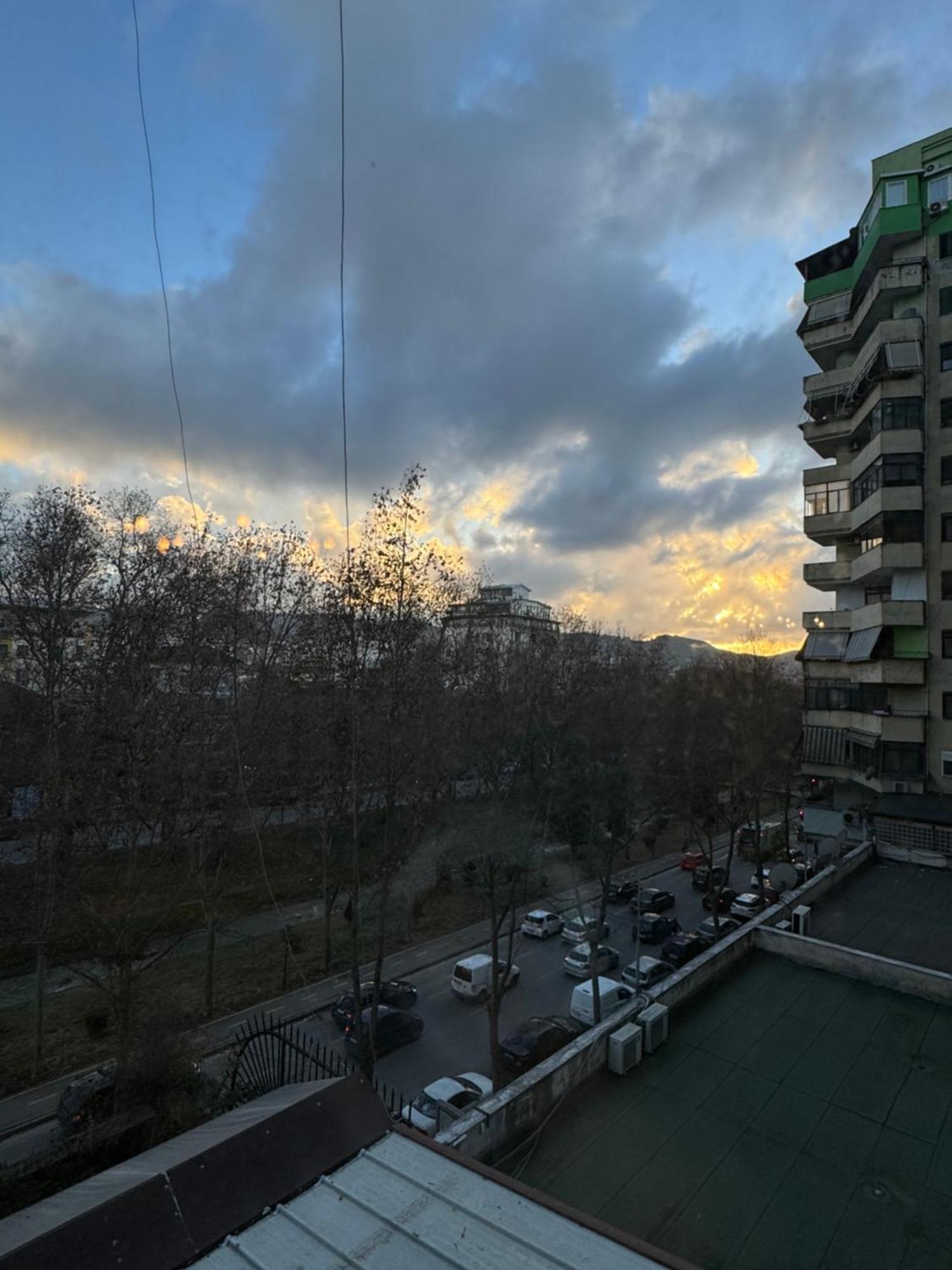 Lana Riverside Apartment Tirana Bagian luar foto